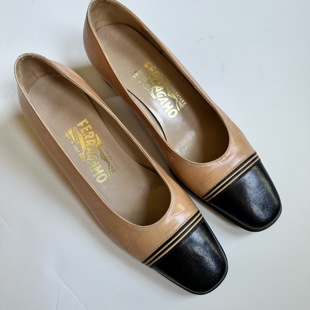 Salvatore Ferragamo Beige and Black Leather Loafers size 6.5C
